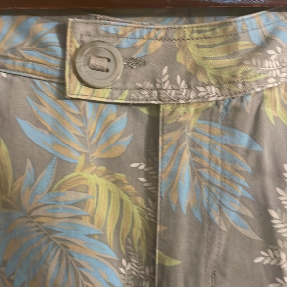 Liz Claiborne Ankle Length Pants - Picture 6 of 7